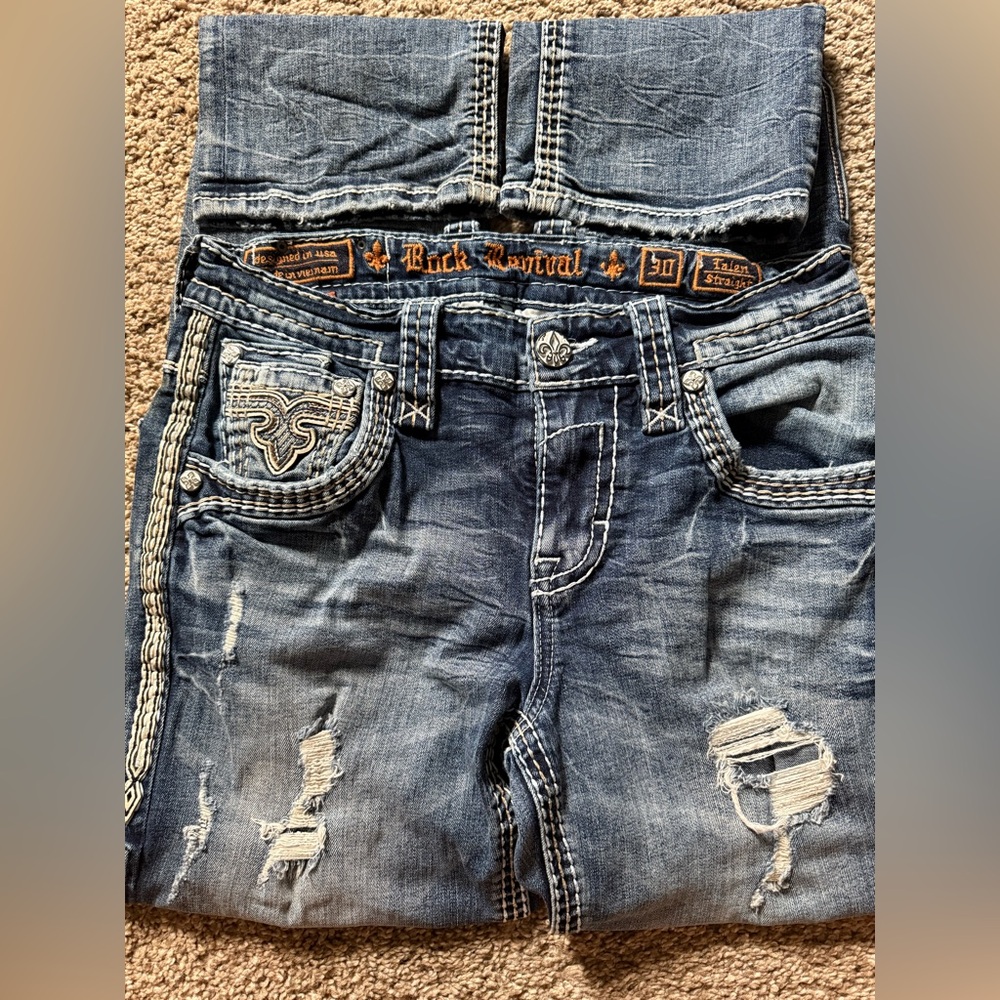 Men’s Rock Revival Straight Leg Distressed Jeans